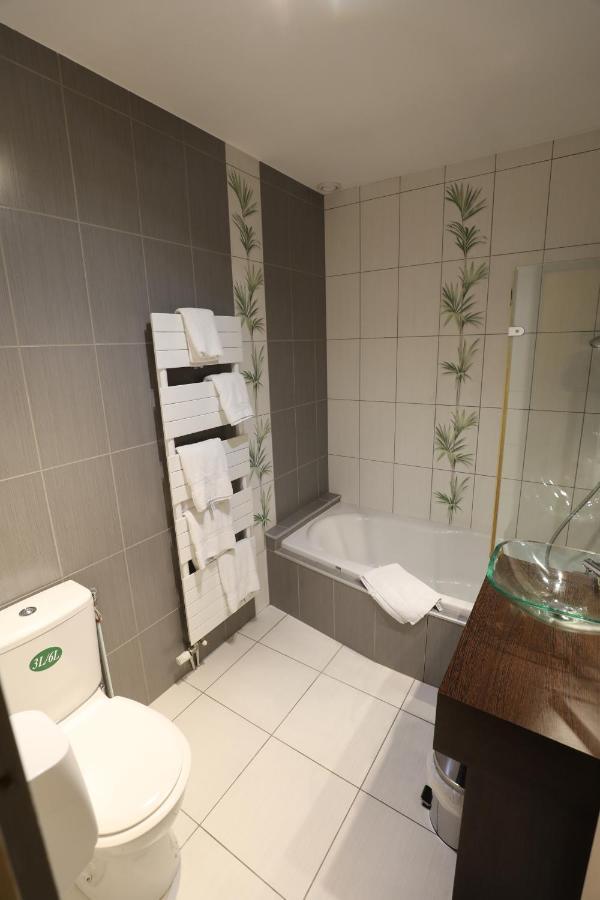 Logis Le Bourguignon Hotel Bèze Kültér fotó