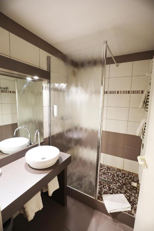 Logis Le Bourguignon Hotel Bèze Kültér fotó