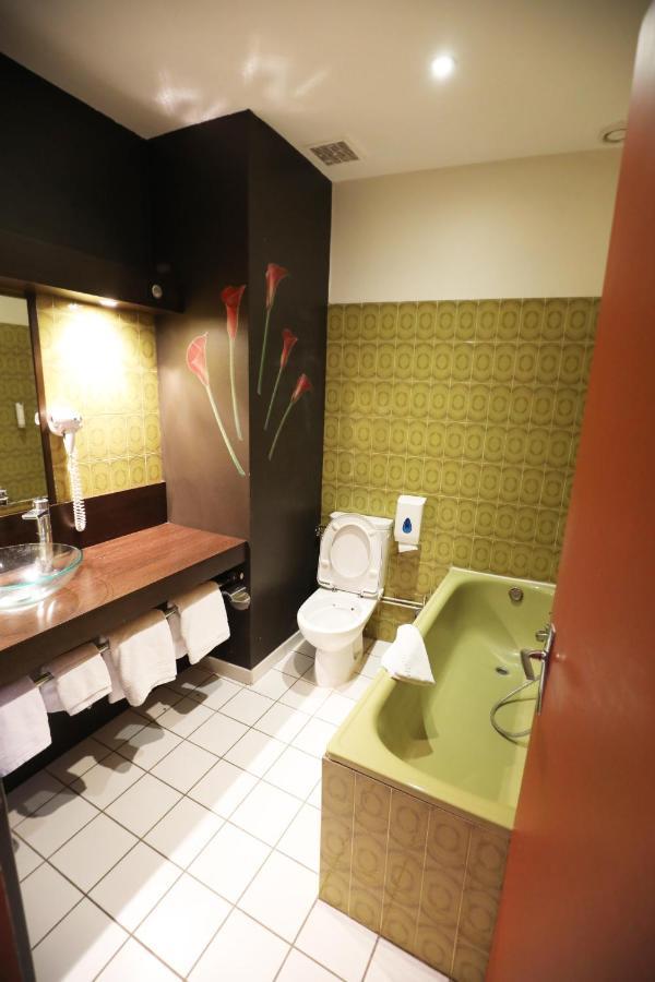 Logis Le Bourguignon Hotel Bèze Kültér fotó